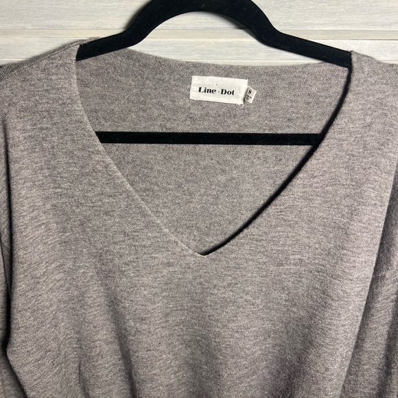 Line + Dot Grey V-Neck Balloon‎ Sleeve Cozy Sweater Basic Staple Contemporary - Picture 3 of 6